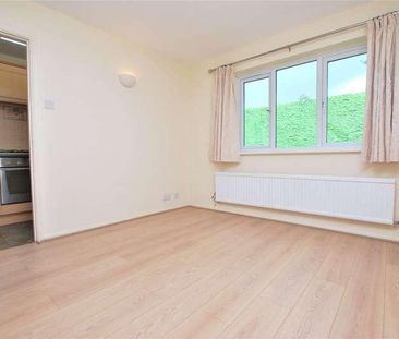 Tychbourne Drive, Guildford, Surrey, GU4 - Photo 4