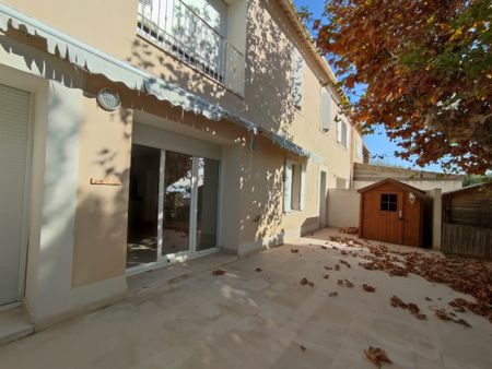 Location Appartement 3 pièces 65m² MARSEILLE 16ème - Photo 4