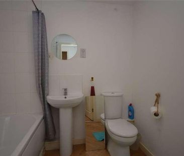 Harding House, Swindon, Wiltshire, SN1 - Photo 4