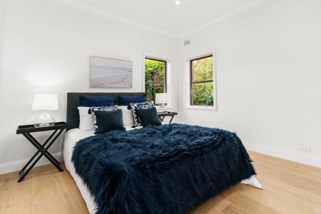 Stunning Renovated Family Home with Prized Address in Heart of Lane Cove - Photo 4
