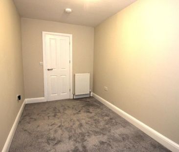 4 bedroom House To Let - Photo 5