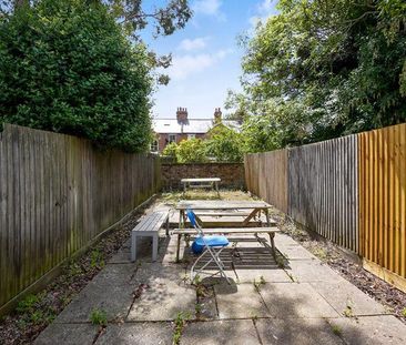 1 bedroom in a house share to rent - Photo 3