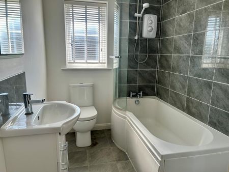 1 bedroom ground floor flat to rent - Photo 4