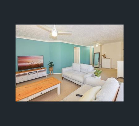 2/5 Cabana Ct, Banora Point, NSW 2486 - Photo 3