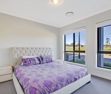 Stunning Contemporary Design - Photo 2