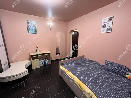 Garsoniera decomandata cu balcon la etajul 2 zona Turnisor d - Fotografie 1