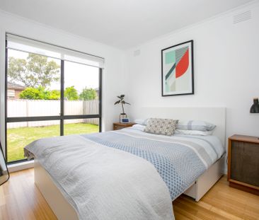 Beautifully and impeccably presented! - Photo 6