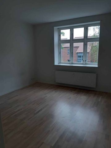 Skøn lejlighed midt i centrum - Photo 3