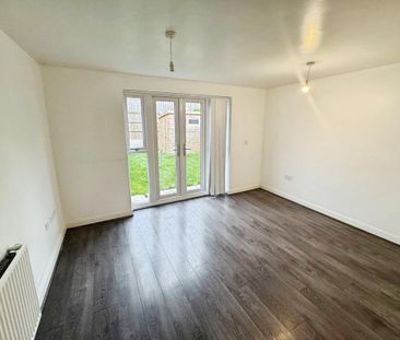 4 bedroom semi-detached house to rent - Photo 1