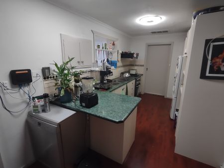 Morphett Vale - Photo 4