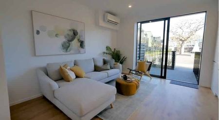 Quiet One Bedroom Apartment - Photo 2