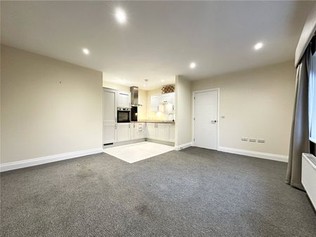 1, Adel Manor Gardens, Leeds, West Yorkshire, LS16 7FP - Photo 3