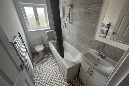 Orchid Close, St. Mellons, CARDIFF - Photo 5