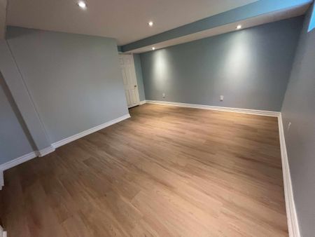 For Lease - 86 Gardiner Drive Unit# Bsmt, Hamilton, Ontario - Photo 4