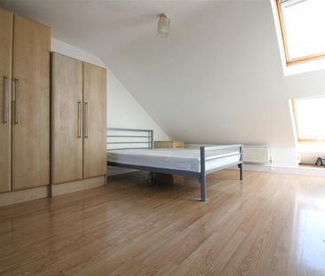 Kingsbridge Crescent, Southall - Photo 4