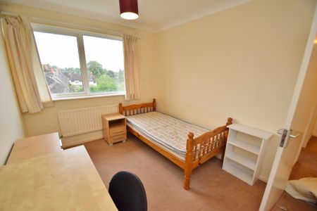 4 bedroom terraced house to rent - Photo 3