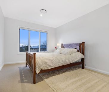Modern Family Living in Goonellabah - Photo 6