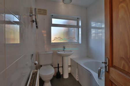 2 bedroom bungalow to rent - Photo 2