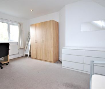 4 bedroom semi-detached house to rent - Photo 1