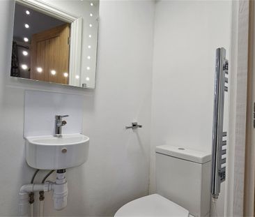 Rooms available - 53 Canterbury Street, Cambridge, CB4 3QG - Photo 1