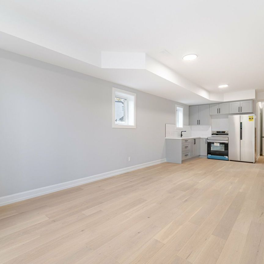 For Lease - 7934 Woodbine Street, Niagara Falls, Ontario - Photo 1