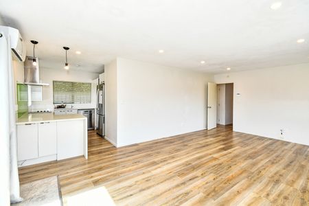 Modern, Tidy & Perfectly Positioned - Photo 2