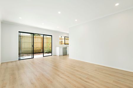 1/19 Cromwell Street, Burwood VIC 3125 - Townhouse For Rent | Domain - Photo 2