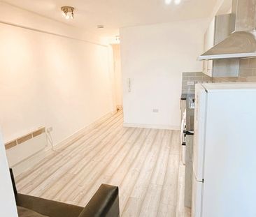 1 Bed Flat, Brigstock Road, CR7 - Photo 4