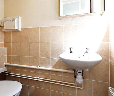 3 bedroom terraced house to rent - Photo 6