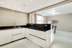 St Johns Wood Park, NW8, London - Photo 2