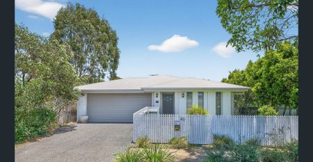 Who doesn't love a white picket fence! Four Bedroom, Three Living and Solar ! - Photo 4