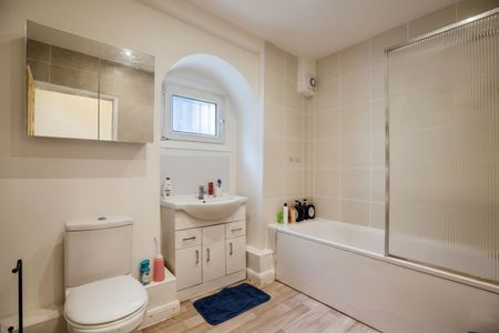 1 Bed Flat, Church Terrace, SE13 - Photo 4