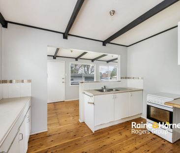 11 Norah Avenue, Charmhaven, NSW 2263 - Photo 5