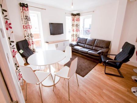 8 bedroom house to rent - Photo 2