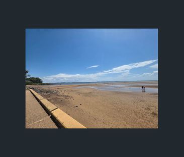 SPACIOUS 3-BEDROOM TOWNHOUSE WITH OPEN PLAN KITCHEN, LIVING, DINING... - Photo 6