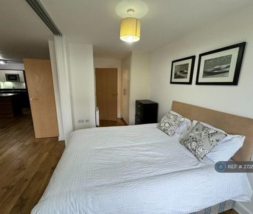 1 bedroom flat to rent - Photo 2