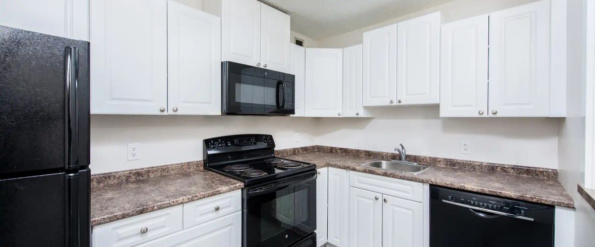 Central Park — 1 Bedroom - Photo 1