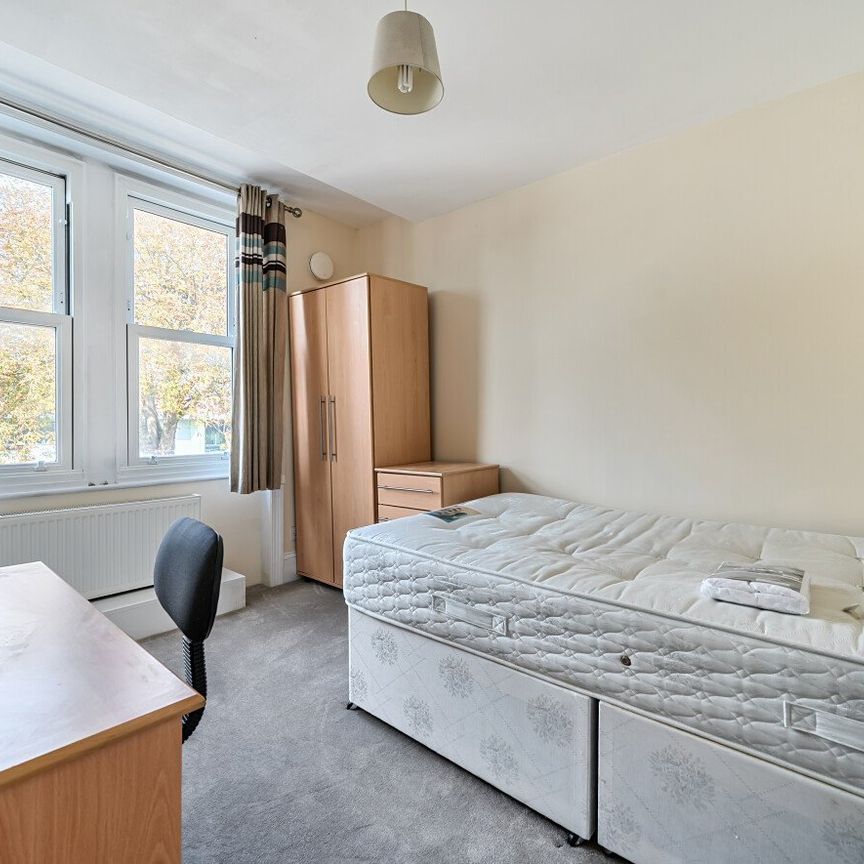 4 bedroom house to rent - Photo 1