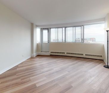 235 Sherbrooke St W, Montréal, QC - Photo 3