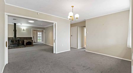 Four Bedroom home in Prime Location - Photo 2