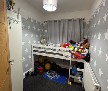 4 bedroom Semi-detached house to let - Photo 5
