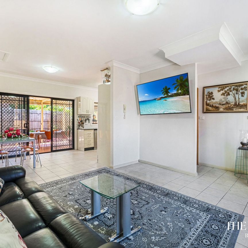 Beautiful Two Bedroom Town House - Photo 1