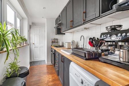 2 bedroom terraced house to rent - Photo 3