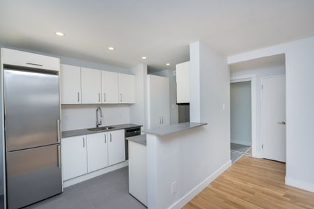 111 Lawton Boulevard - Photo 2