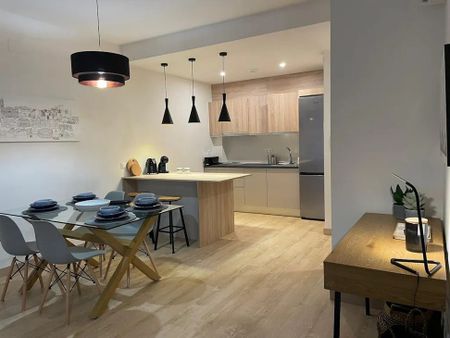 Calle Martínez de la Rosa, Málaga, Andalusia 29010 - Photo 2