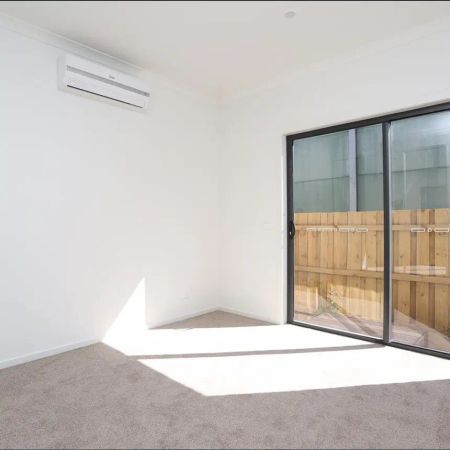 Modern Living in Pascoe Vale - Photo 3