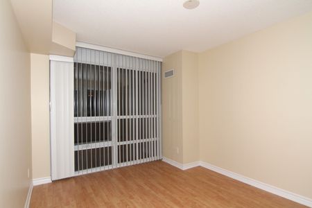 For Lease - 761 Bay Street Unit# 1807, Toronto, Ontario - Photo 2