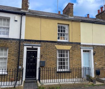 3 bedroom terraced house to rent - Photo 1