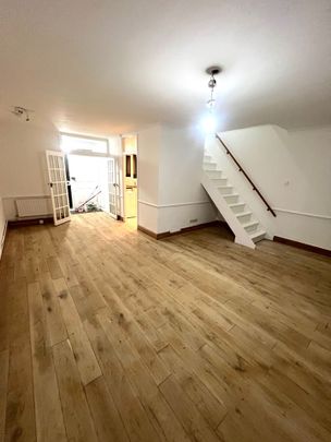 3 Bed Terraced House, Mcausland House, E3 - Photo 1