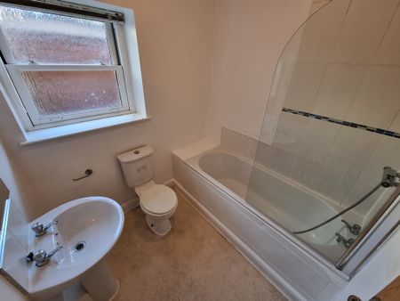 1 Bed Student Accommodation - Photo 4